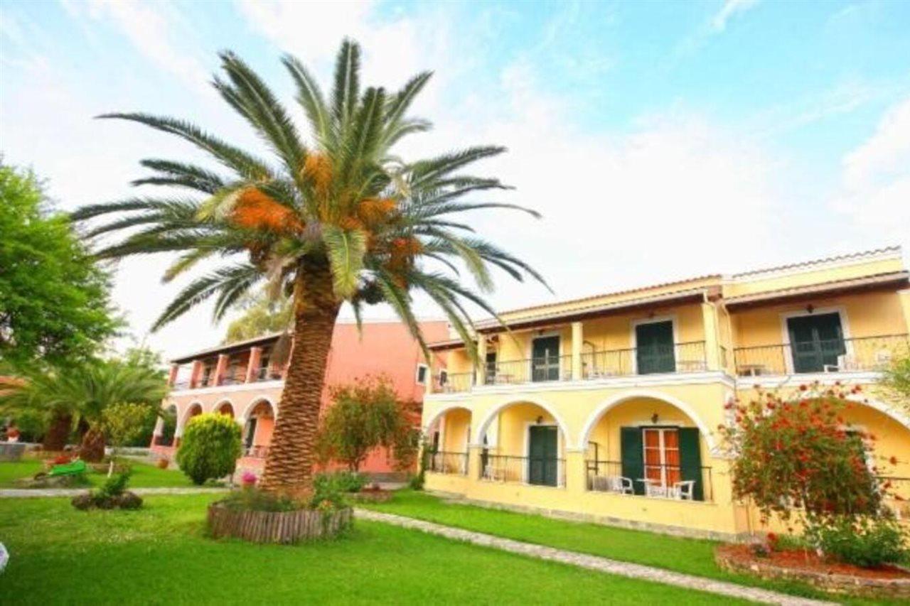 Zefiros Aparthotel