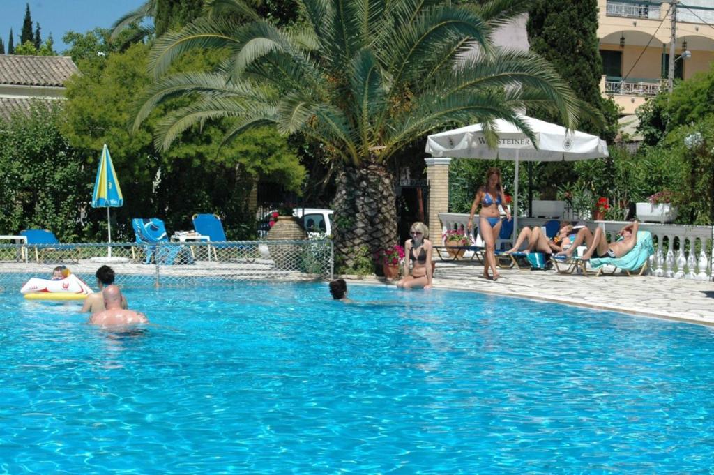 Zefiros Aparthotel 3*