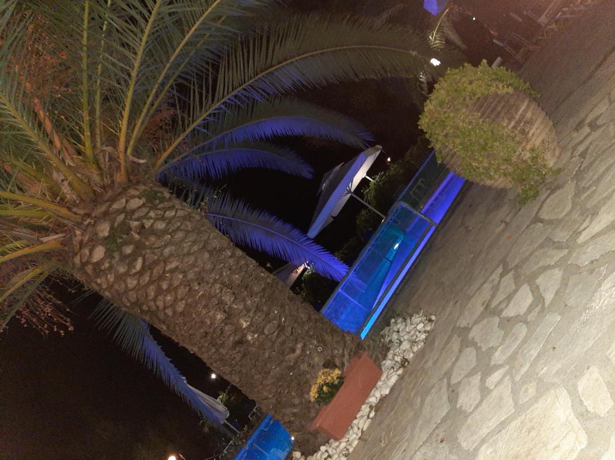 Zefiros Aparthotel 3*