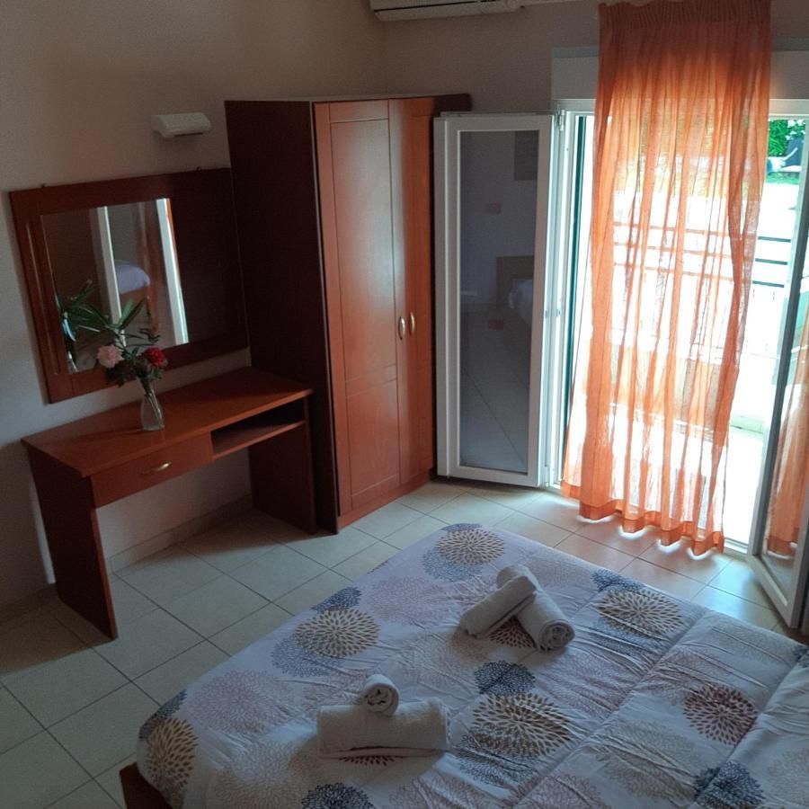 Aparthotel Zefiros