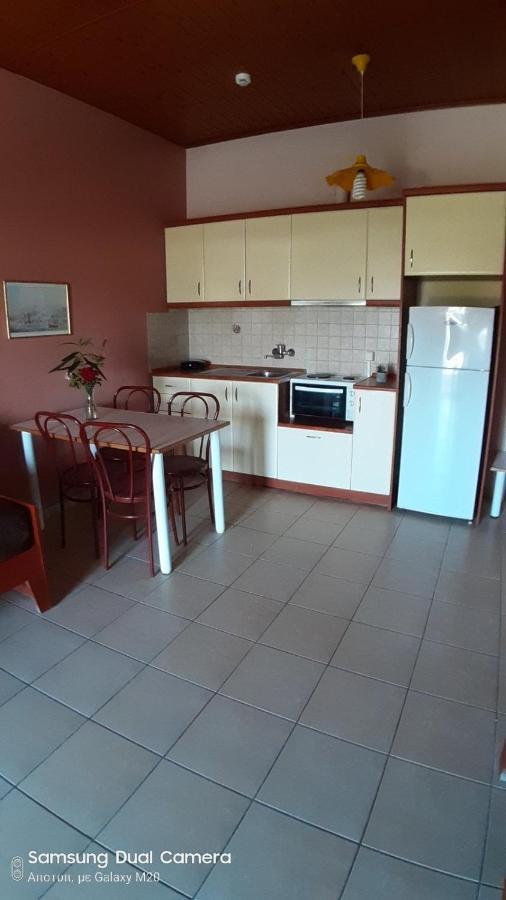 Zefiros Aparthotel