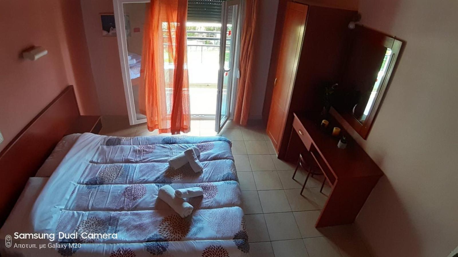 Zefiros Aparthotel